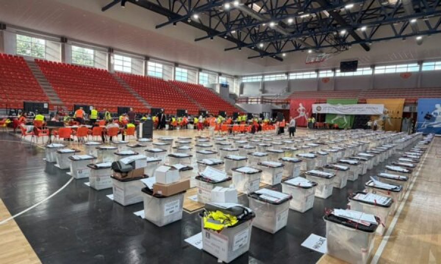 Një muaj nga zgjedhjet   Çështja e presidentit ende paqartë  partitë presin certifikimin