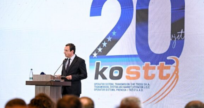 Kurti kthehet nga simpoziumi, merr pjesë në përvjetorin e KOSTT: Po hyjmë në një fazë të re të tranzicionit energjetik