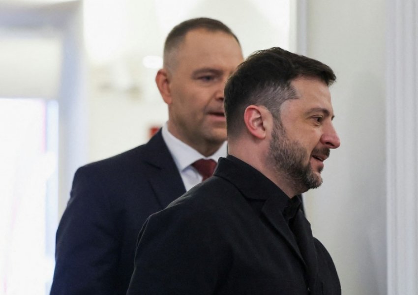 Zelensky për Financial Times: Lufta vazhdon, por vija e frontit nuk lëviz më