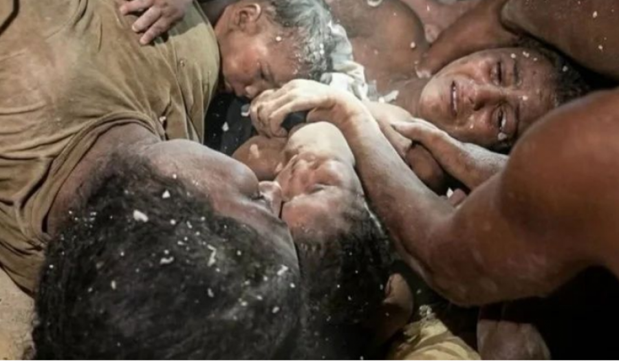 Mrekulli nën rrënoja/ Venezuelë, nëna dhe fëmijët nxirren të gjallë 11 ditë pas tërmetit
