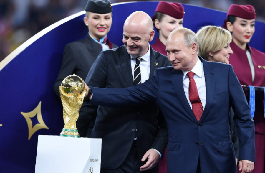 UEFA dhe FIFA përplasen për rikthimin e Rusisë në garat ndërkombëtare