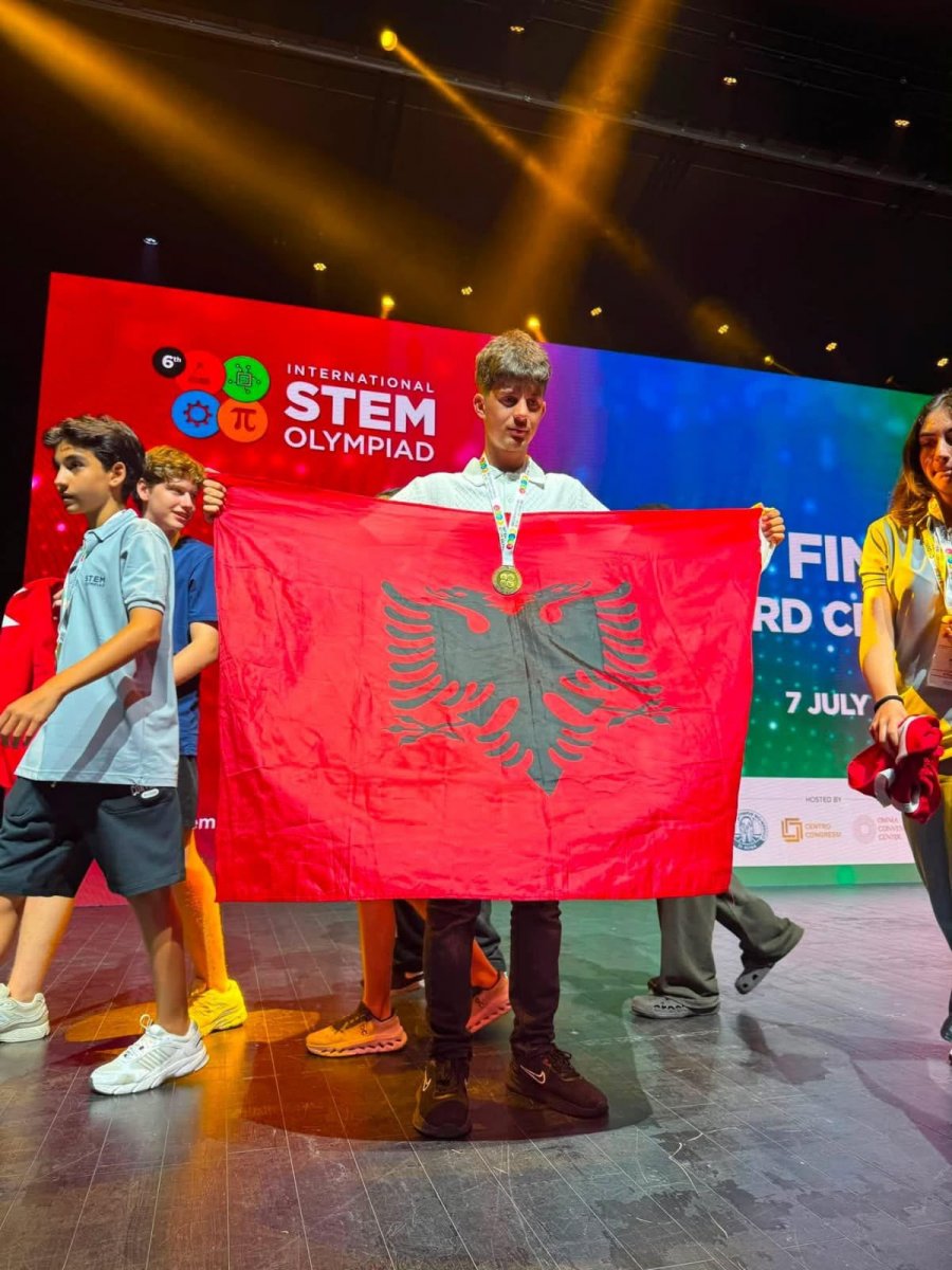 Tjetër medalje ari për talentin shqiptar në arenën ndërkombëtare  Loris Qose triumfon në Finalen e Madhe të International STEM Olympiad