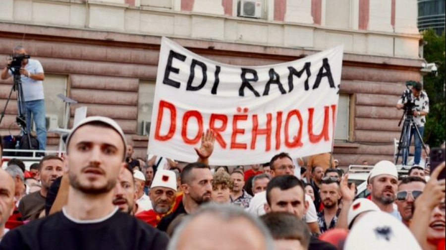 Gazeta italiane: Shqiptarët kanë vrarë frikën, Edi Rama nuk është më i paprekshëm
