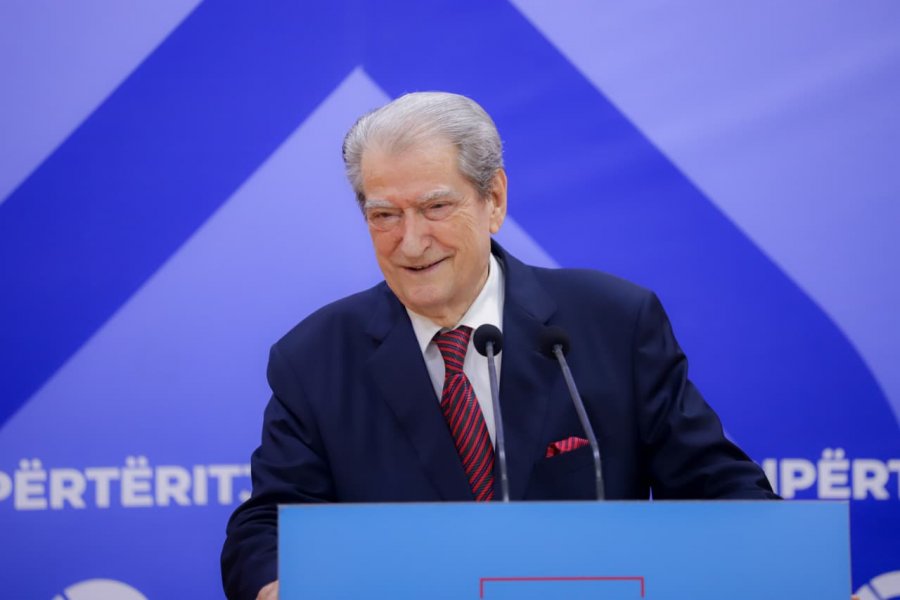 Berisha  Rama hyri dhe doli nga samiti i NATO s si njeriu më i përçmuar  protokolli turk i nxori kartonin e kuq