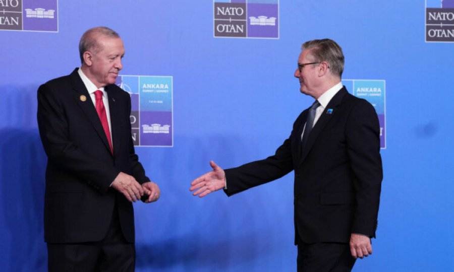 Dhurata e pazakontë nga Erdogan për liderët e NATO-s - Starmer nuk e merr dot me vete në Angli...