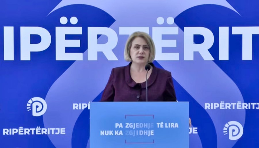 Sula: Edi Rama mbushi stadiumin me para publike, jo me entuziazëm qytetarësh. Mbreti doli lakuriq edhe këtë radhë