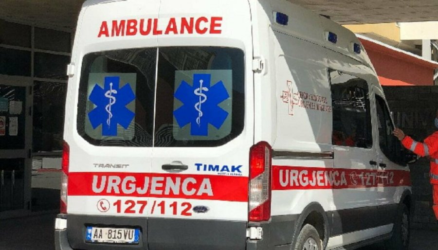 Aksident në autostradën Levan–Tepelenë, dy të plagosur pas përplasjes së dy automjeteve