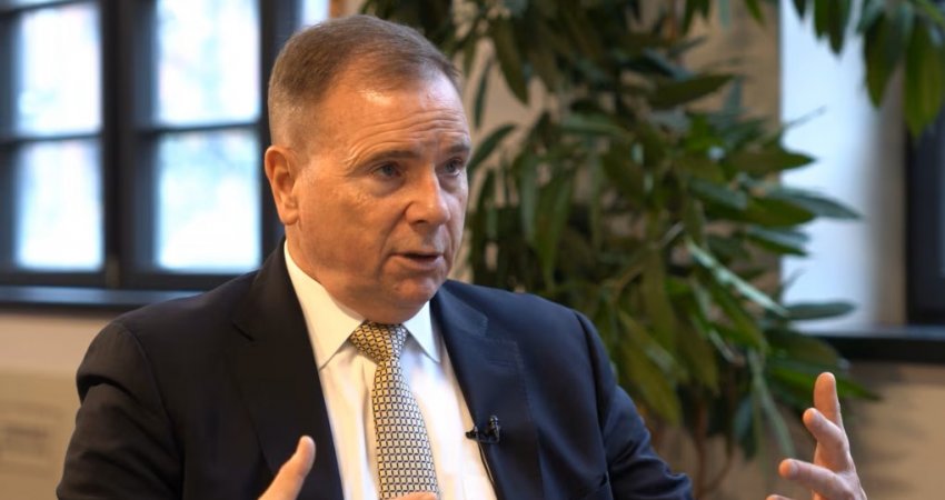 Hodges: Ngërçi politik e bën Kosovën më të cenueshme ndaj ndikimeve të jashtme
