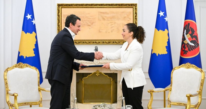Kurti pyetet për një mandat të ri të Vjosa Osmanit: Presidenti duhet të jetë figurë konsensuale, fokusi nuk është te emrat