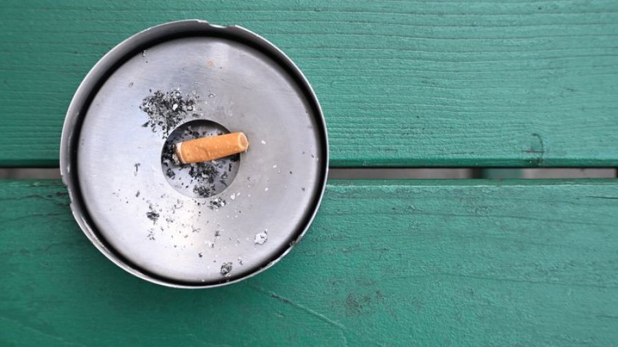 Për shumë adoleshentë, të shohësh një vdekje të shkaktuar nga pirja e duhanit nuk është një pengesë