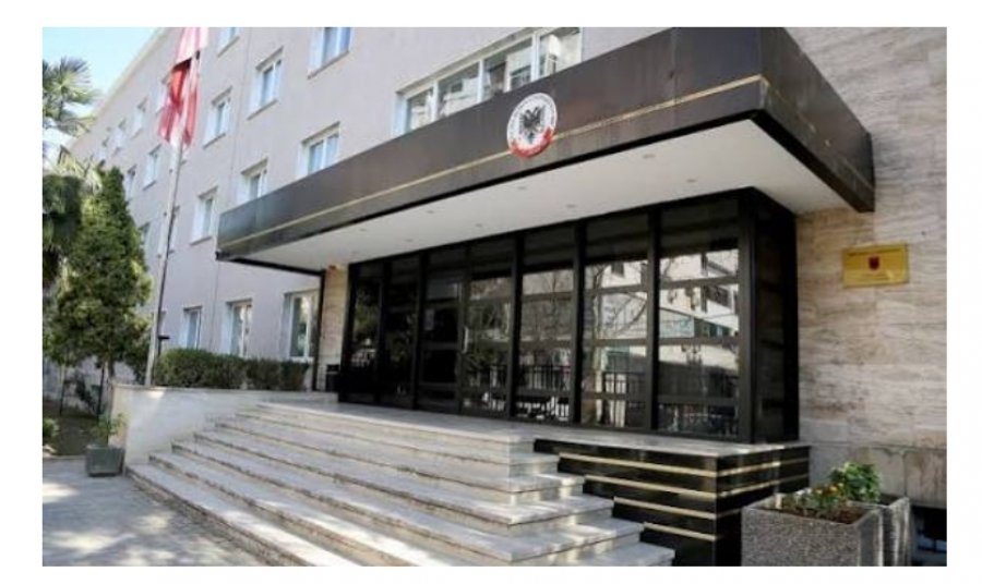Berat/ Këmbim valutor pa licencë, Prokuroria kërkon masa sigurie për 11 persona, sekuestrohen miliona lekë dhe valuta
