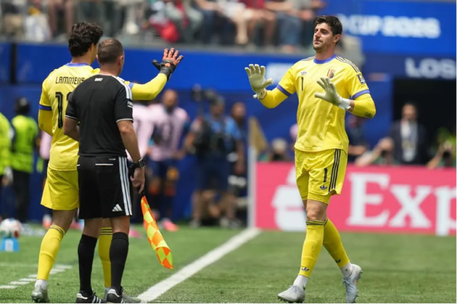 Courtois largohet me lot nga fusha, portieri belg dëmtohet ndaj Spanjës