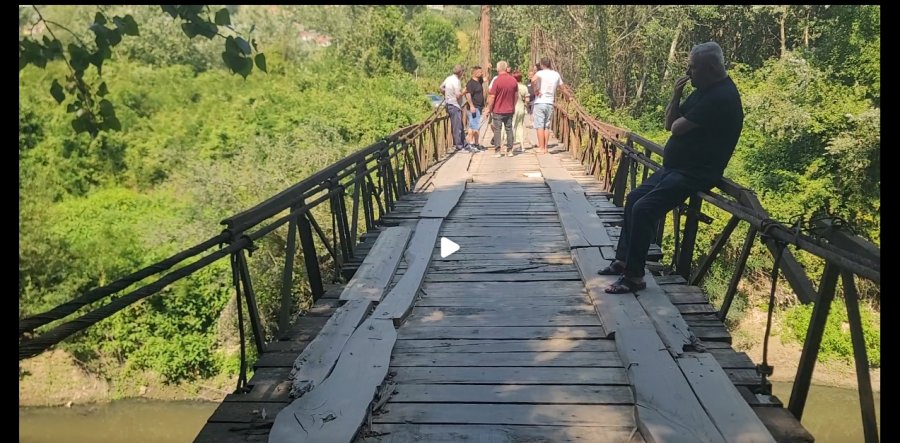 Ura në Gjuricaj drejt degradimit  banorët  E kemi riparuar me paratë tona  institucionet na kanë lënë në harresë