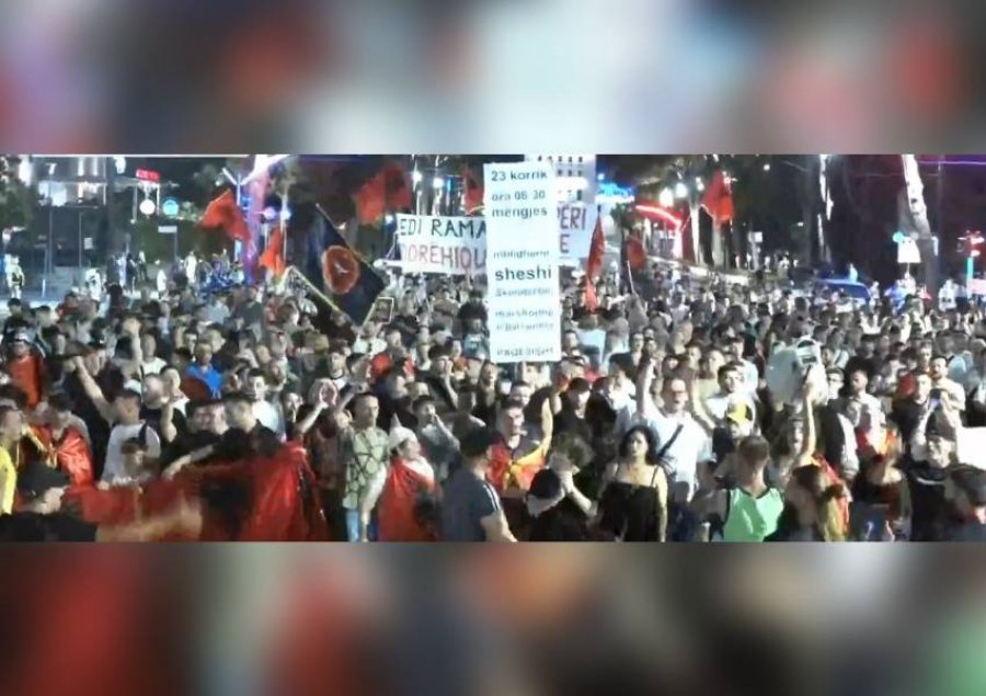 Mbyllet protesta e 43-të kundër Ramës, qytetarët: Të hënën kallëzim në SPAK ndaj kreut të Policisë 