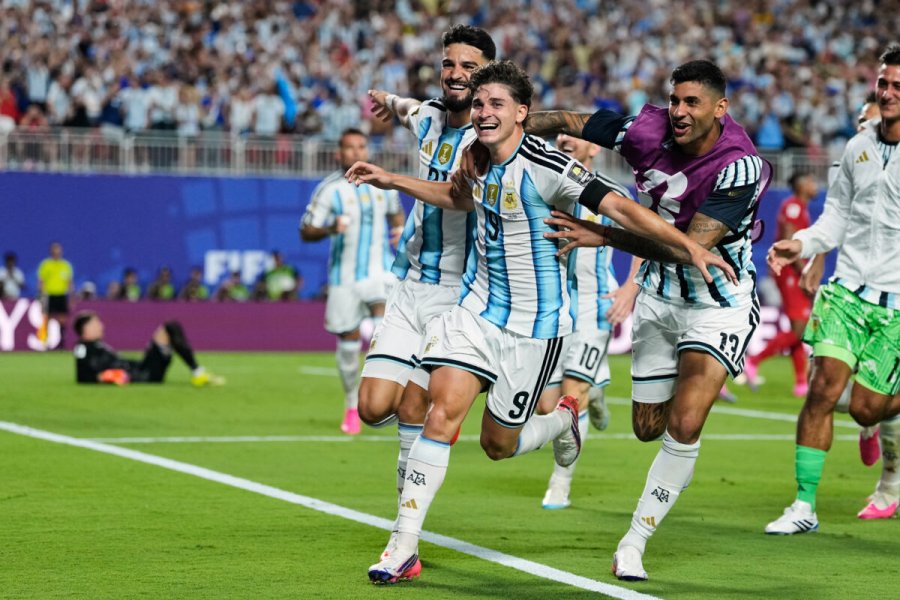 FIFA veçon  magjinë  e Julian Alvarez në listën e golave më të bukur të kohës shtesë në Kupat e Botës