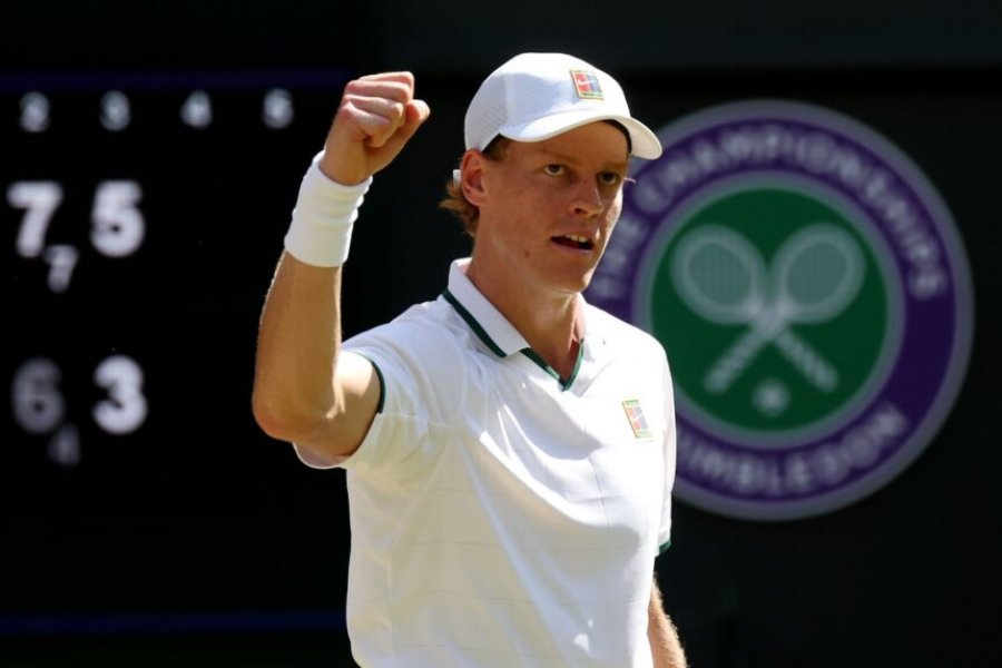 Tennis/ Jannik Sinner mbron ‘fronin’ në finalen me Zverev, mbetet ‘Mbreti’ i ‘Wimbeldon’