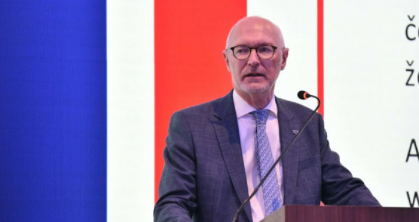 Ambasadori francez mesazh partive: Gjejeni vetë kompromisin dhe daljen nga bllokimi