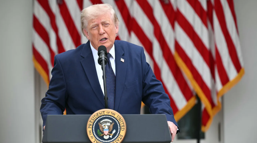 Trump tërhiqet nga plani për tarifë 20% ndaj anijeve që kalojnë në Ngushticën e Hormuzit
