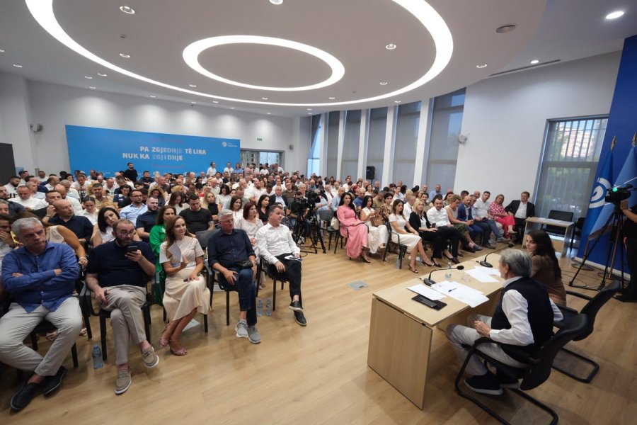 Berisha: Protesta 46-ditore është antidiktatoriale, asnjë thirrje nuk duhet të ndalojë demokratët që ta mbështesin