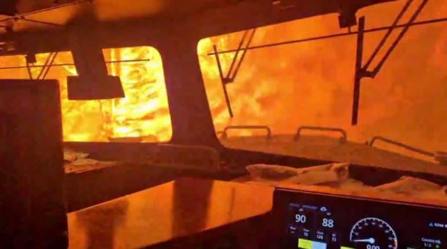 Të rrethuar nga zjarri, ekipi i trenit në Kanada rrezikon jetën nga flakët