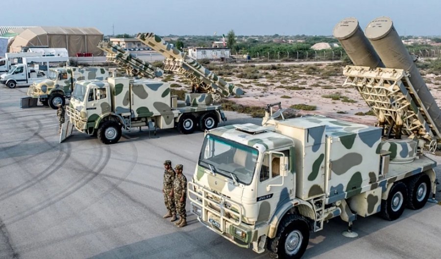 Teherani zotohet të 'shkatërrojë' infrastrukturën rajonale nëse SHBA-të godasin bazat iraniane