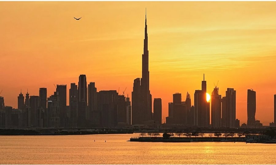 Dëgjohen shpërthime mbi qendrën e Dubait