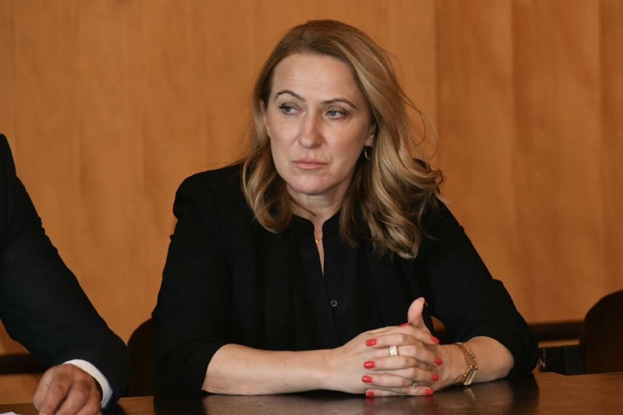 Mblidhen 53 nënshkrime nga deputetët në Serbi  kërkojnë shkarkimin e ministres Snezana Paunoviç