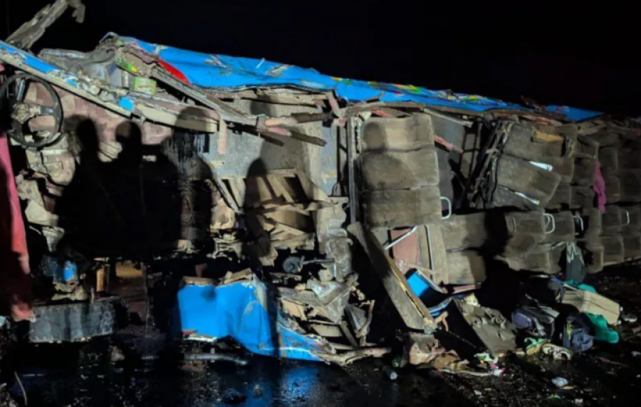 Tragjedi në Ugandë/ Autobusi me nxënës del nga rruga, humbin jetën 21 persona