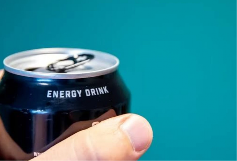 Anglia ndalon shitjen e pijeve energjike me përmbajtje të lartë kafeine për personat nën 16-vjeç