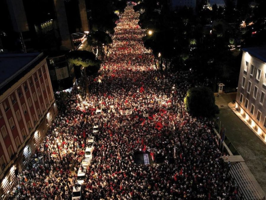 Anketa e 'Monitor', nga kapja e shtetit te korrupsioni, arsyet pse po protestohet
