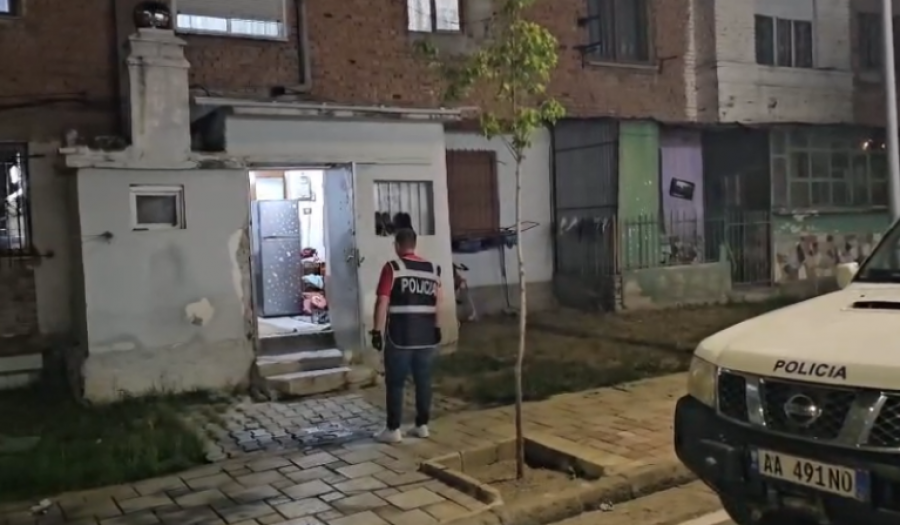 Plagosja e 18-vjeçarit në Korçë/ Njerku e sulmoi me thikë gjatë darkës familjare