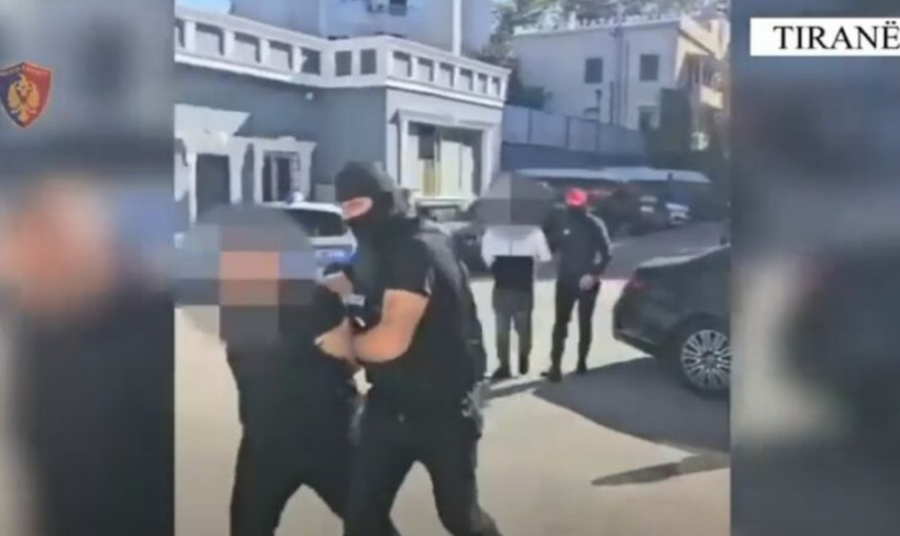 Goditet rrjeti i klandestinëve drejt BE-së/ Në pranga ‘organizatori’ egjiptian i skemës