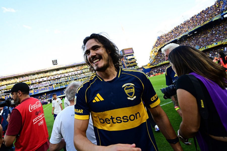 Edinson Cavani drejt rikthimit në Serie A  Lecce mendon goditjen e madhe të merkatos