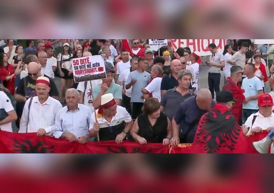 Nis protesta e 50 të kundër Ramës  qytetarët marshojnë nga Sheshi Skënderbej drejt Kryeministrisë