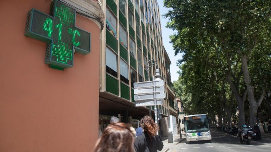 Valët e të nxehtit në Greqi dhe Spanjë  rrezik ekstrem në qendrat turistike të Evropës