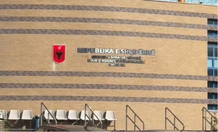 Plagosja me thikë në Shkodër/ 'Arrest shtëpie' për tre të arrestuarit 