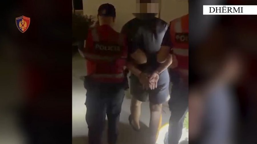 Armëmbajtje pa leje  vjedhje dhe transportim të emigrantëve të paligjshëm  arrestohen në Vlorë 3 persona