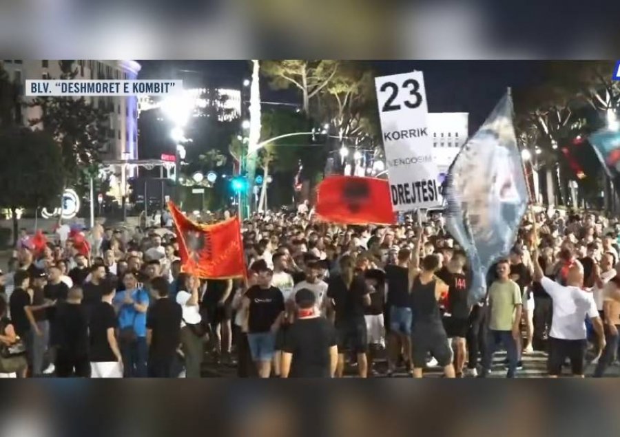 Mijëra në shesh kundër qeverisë/ Mbyllet protesta e 52-të, qytetarët kërkojnë dorëheqjen e Edi Ramës