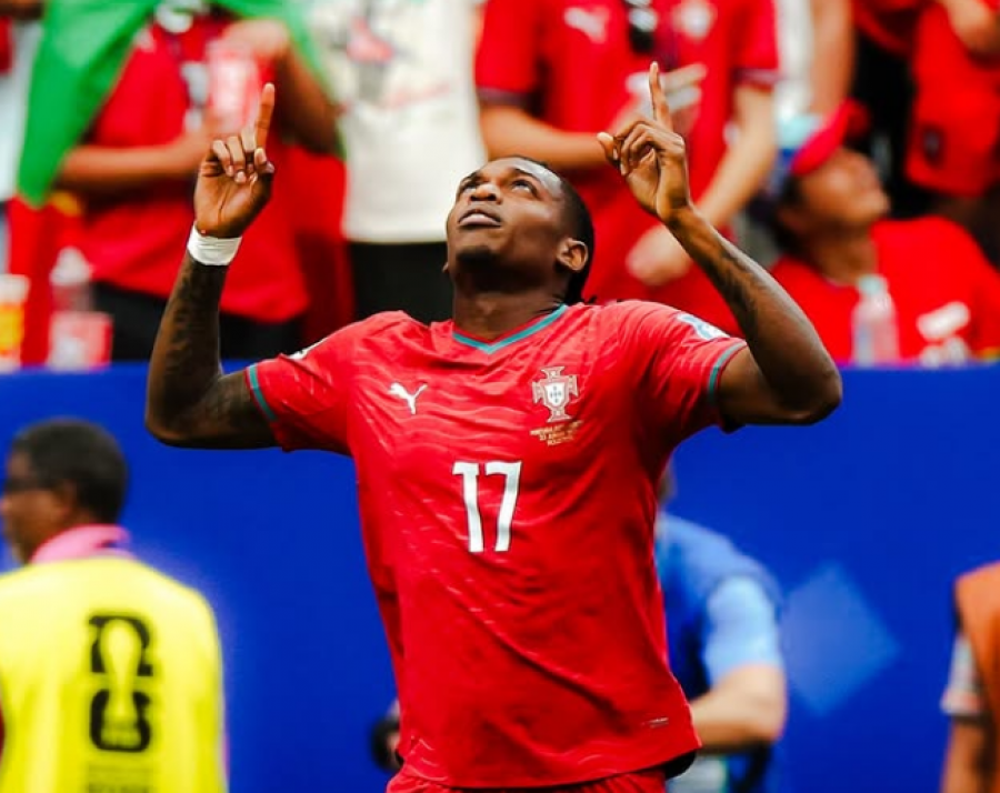 Leao heq Milanin nga profili në Instagram, tifozët turq ëndërrojnë transferimin