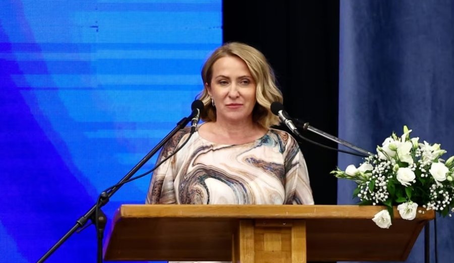 Paunoviq me pagë drejtoreshe në një institucion të mbyllur në Kosovë