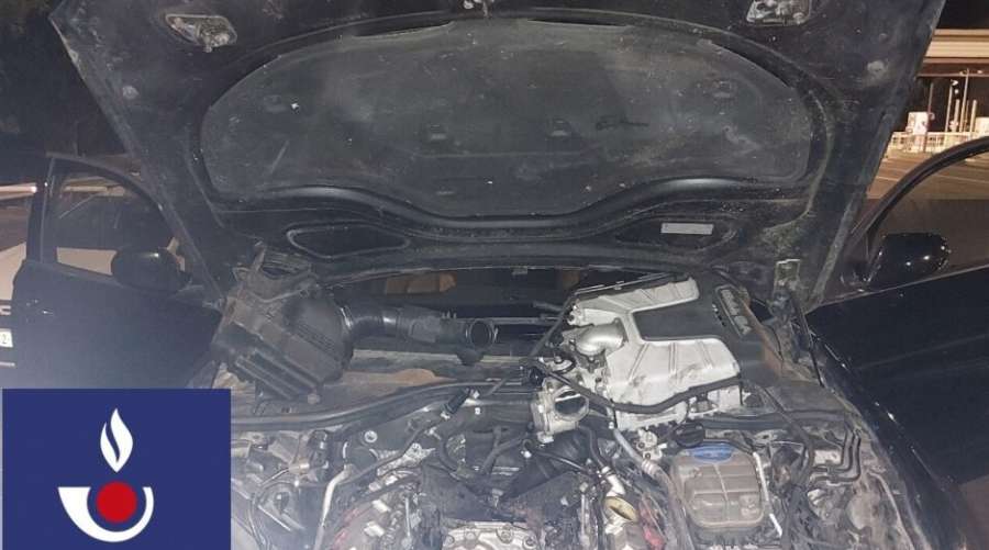 17 kg kokainë në motorin e makinës së prishur/ Arrestohet shqiptari, po e transportonte mjetin me karrotrec