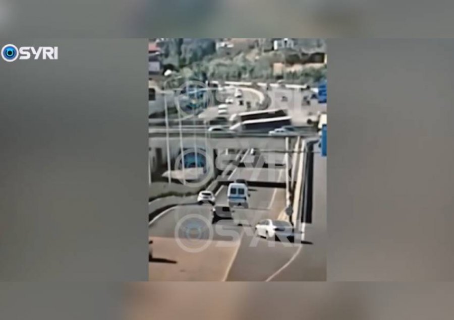 VIDEO  Momentet e aksidentit  SYRI siguron pamje të tragjedisë me dy viktima tek TEG