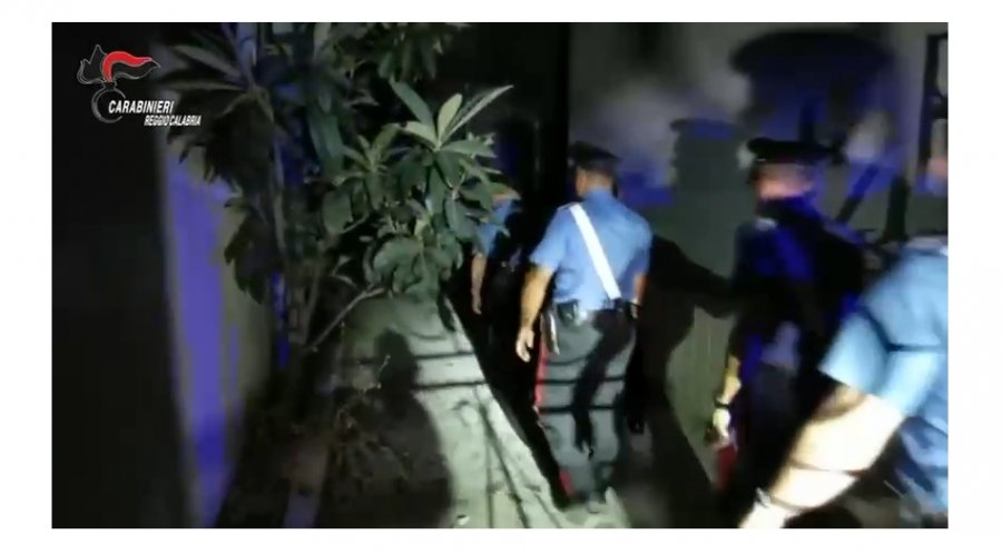Goditet rrjeti ndërkombëtar i trafikut të kokainës, 35 të arrestuar në Itali në operacion kundër strukturës së lidhur me klanin mafioz Alvaro