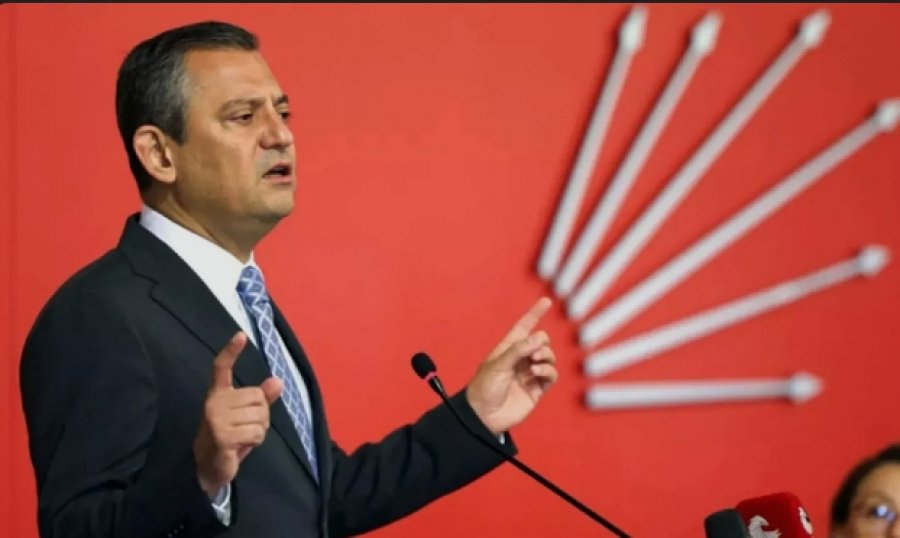 Özgür Özel njofton formimin e një partie të re