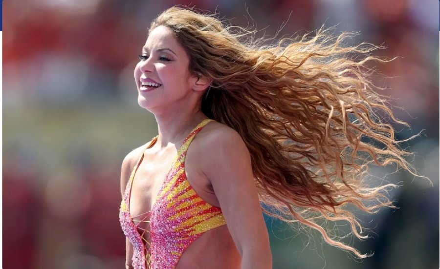 shakira-eshte-49-vjece-dhe-duket-sikur-e-ka-ndaluar-kohen-cili-eshte-sekreti-i-pamjes-se-saj-rinore