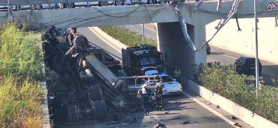 Aksident i rëndë pranë TEG ut  betonierja bie nga lartësia  Nuk dihet nëse ka viktima apo të lënduar