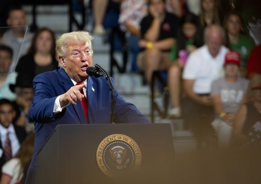 Trump paralajmëron Iranin për sulmet e Houthive në Detin e Kuq