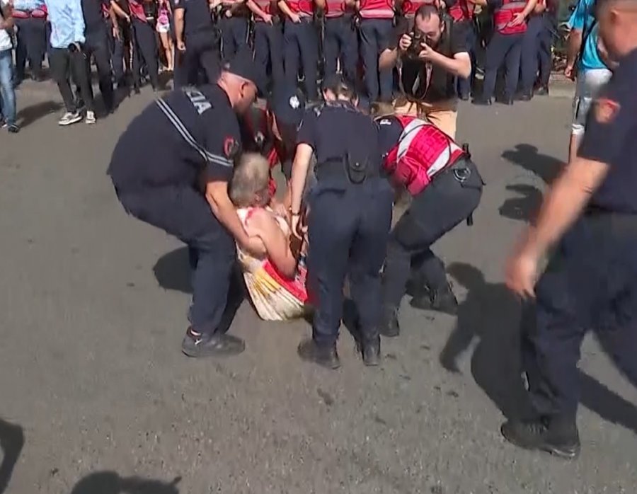 Dhuna ndaj të moshuarës, Vasili: Policia që nuk përballet me kriminelët, dhunon gjyshet
