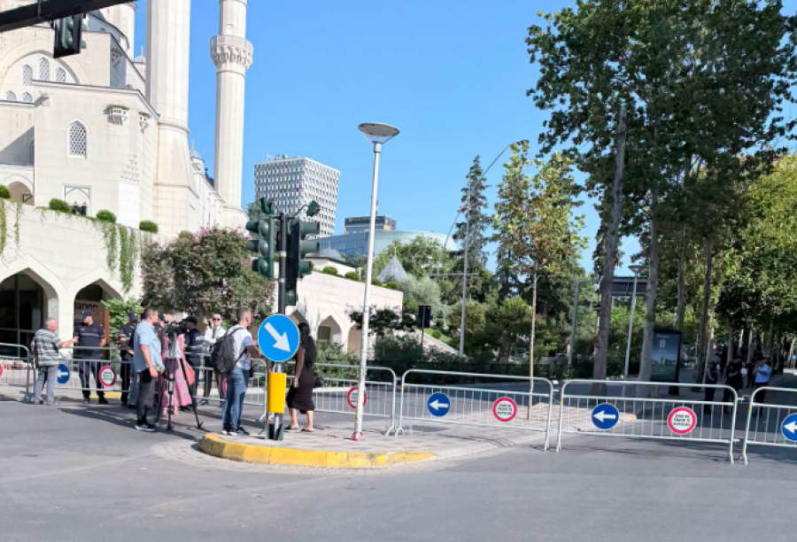 Rrethimi i parlamentit me policë, reagon ashpër Bardhi: Askujt nuk i rrezikohet jeta nga qytetarët që protestojnë