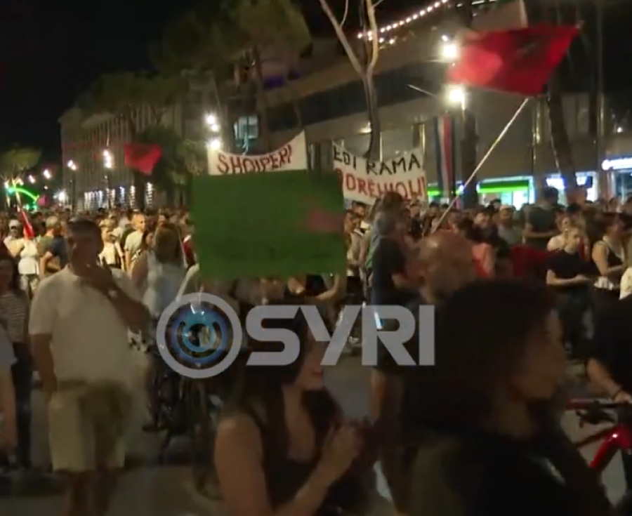 SYRI TV   Rama jepe dorëheqjen     Qytetarët në ditën e 54 të protestës